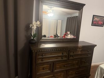 Dresser With Queen Bed Plus Two Nightstands