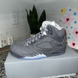 Jordan Retro 5 “Wolf Grey” Size 8.5