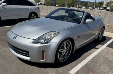 08 Nissan 350Z touring roadster convertible