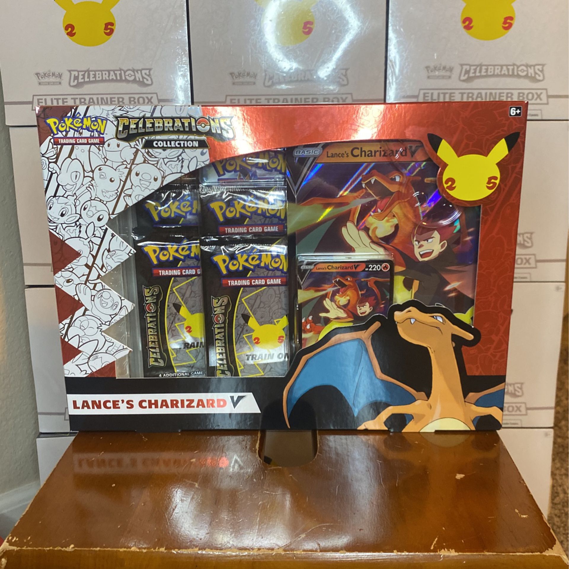 Pokémon Celebrations Lance’s Charizard Box