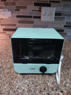 Small toaster oven