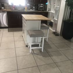 Mini Island With Two Chairs 