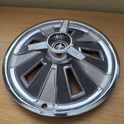 Mustang 1965/1966 Hubcap With Tri-bar Spinner
