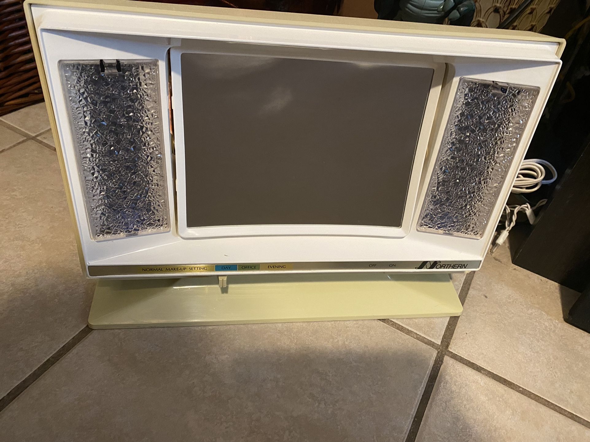 Vintage Northern Light Up Makeup Mirror Vanity, 4 Settings