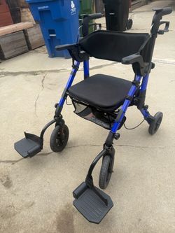 Walker with seat