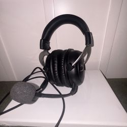 HyperX CloudX, Official Xbox Licensed Gaming Headset, Compatible with Xbox One and Series X|S, Memory Foam Ear Cushions, Detachable Noise-Cancelling M