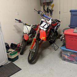 Dirt Bikes 