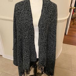 Woman’s Pretty Wrap With Fringe-One Size 