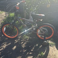 BOYS BIKE