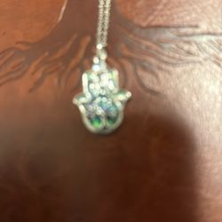 16” Adjustable To 17 Inches Sterling Silver Hamsa Hand Chain And Pendant 