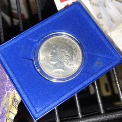 1923 Peace Dollar $1 Silver  Morgan Coin 