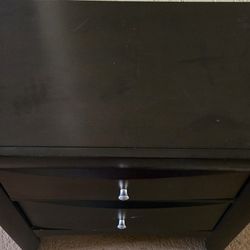 Bedroom Set 5pc - Looks Like New!