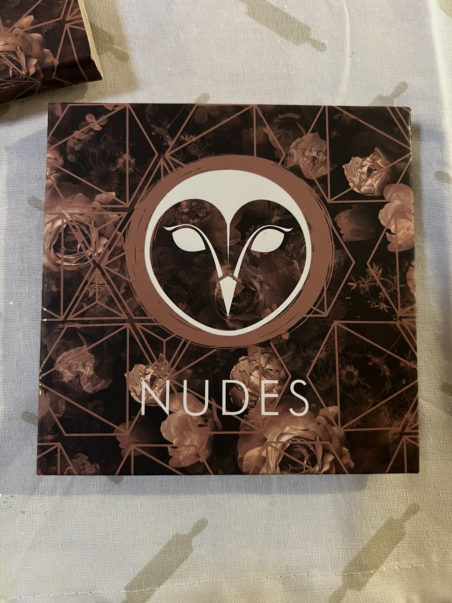 Hank & Henry Nudes 9 Eyeshadow Palette