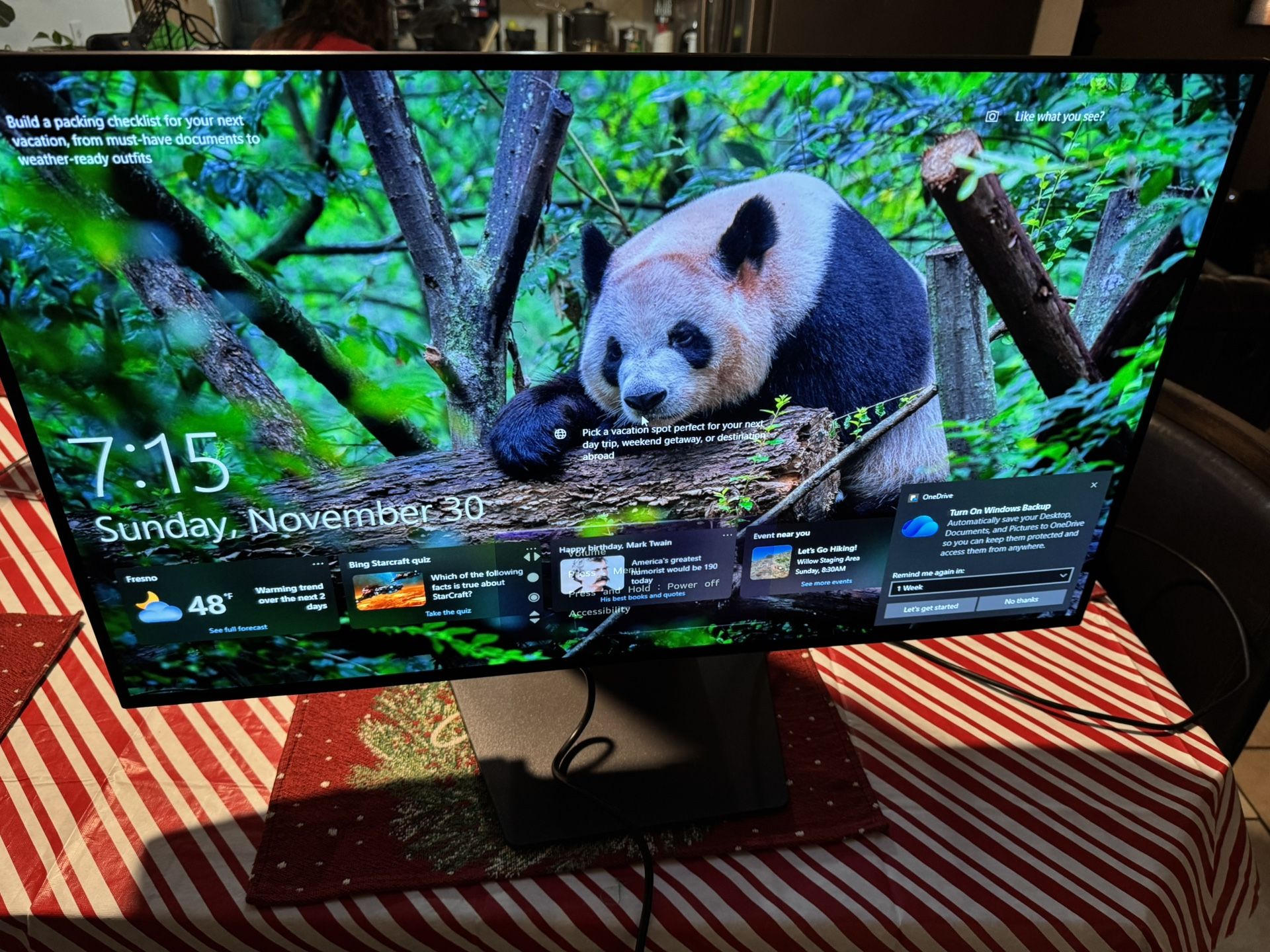 LG 32 Inch UltraGear OLED Dual Mode 4K UHD 240Hz or FHD 480Hz   Gaming Monitor with Pixel Sound - 32GS95UE-B