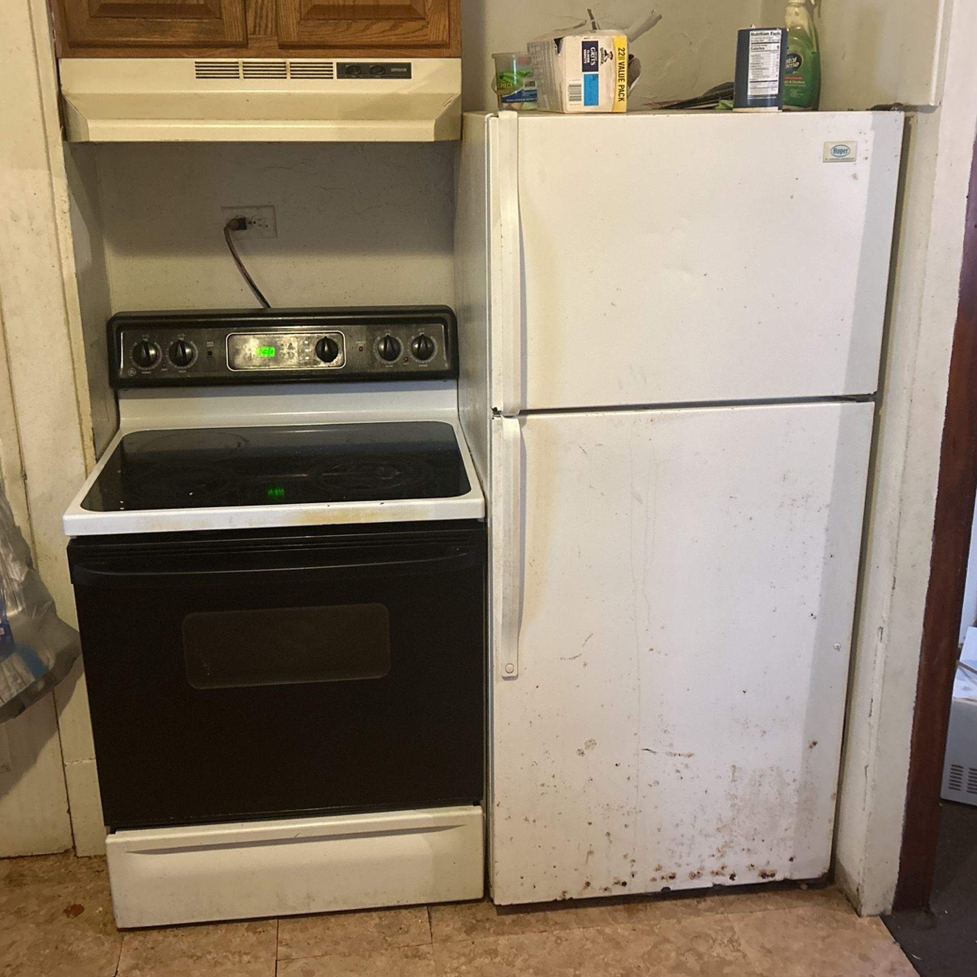 Stove/ Refrigerator