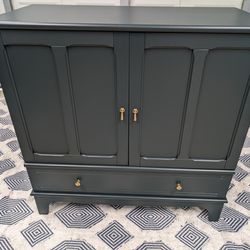 Dark Green Solid Wooden Cabinetry Soft Close With Adjustable Shelves Excellent Condition 