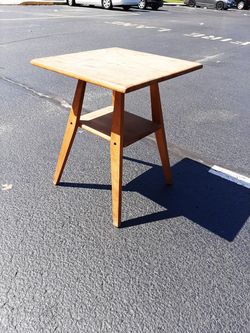 Mid century modern Unique quality table