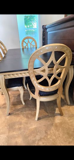 Dining table with 6 chairs