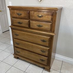 🔥Dresser, Solid Wood Good Condition Free Delivery🚚