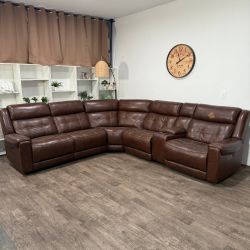 Beautiful Leather Reclining Sectional Couch! $3500 Retail!