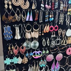 EARRING   FOR SALE 