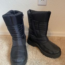 Snow boots mens / boys size 8