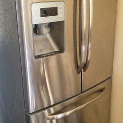 Refrigerator GE