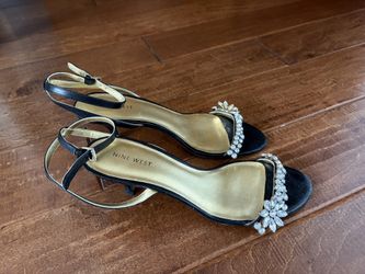 Nine West Black leather crystal beaded Women's Sandals, size 9, 2.5 inch heel