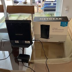 Router and Mesh extender Netgear (2 Pieces)