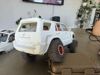 Fms 24 scale it was an 80s series Land Cruiser