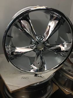 22” staggered American Racing wheels