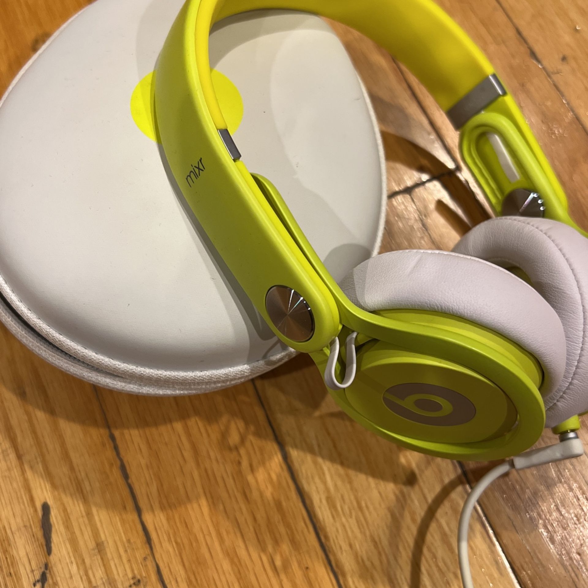 Beats Headphones Beats Mixr Yellow Neon Yellow Beats Mixr
