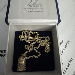 2.1 MM Solid 10k Rope Chain 20.inches Brand New . Please No Low Baller Cause You Will Be Ignored.