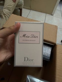 Women’s perfume