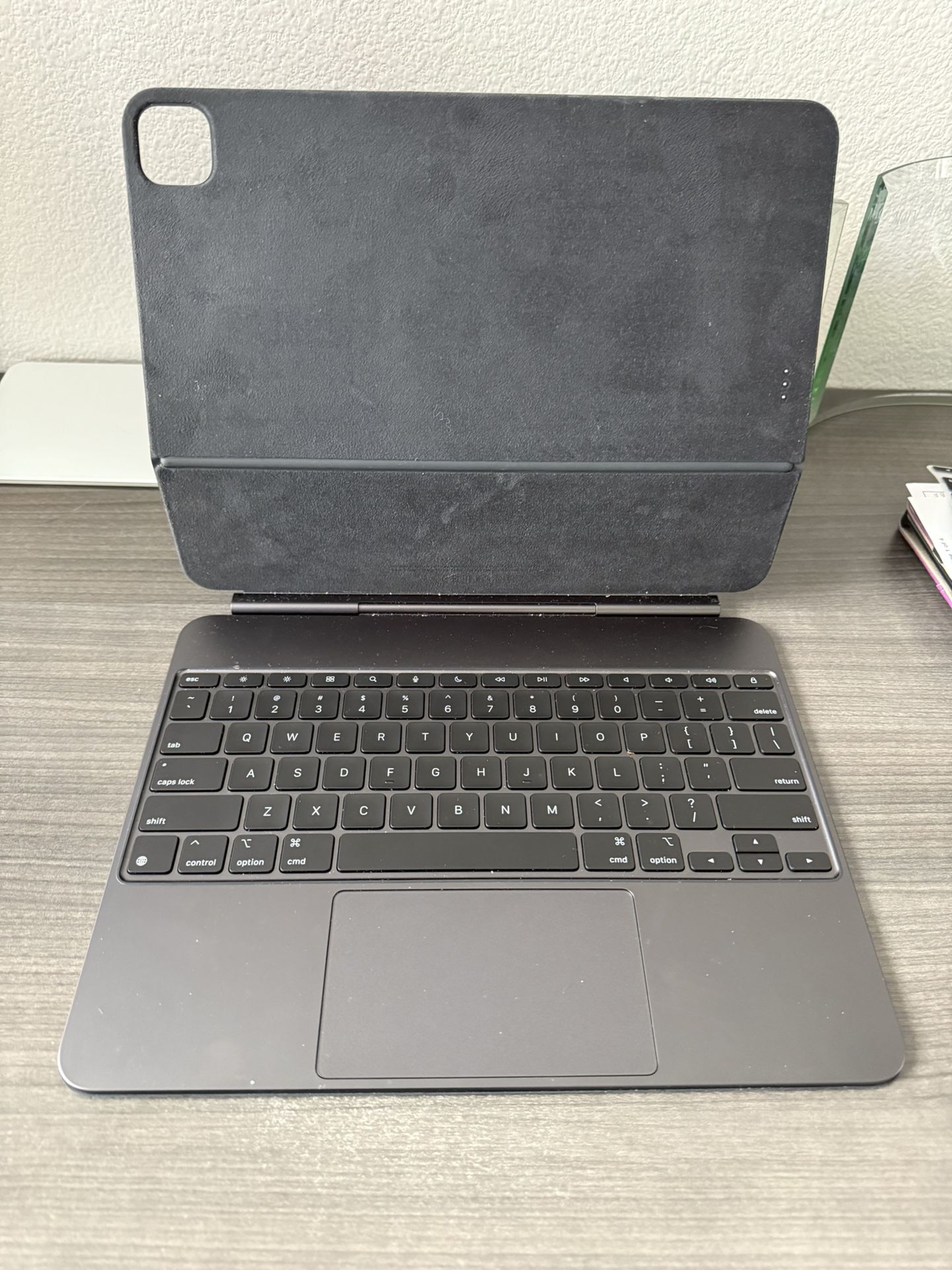 Apple Magic Keyboard for M4 iPad Pro 13”
