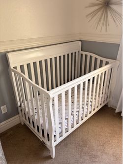 White crib