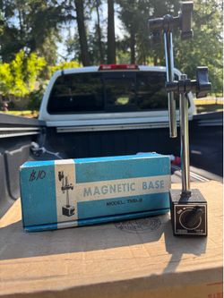 MAGNETIC BASE