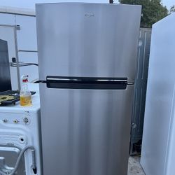 WHIRLPOOL REFRIGERATOR 