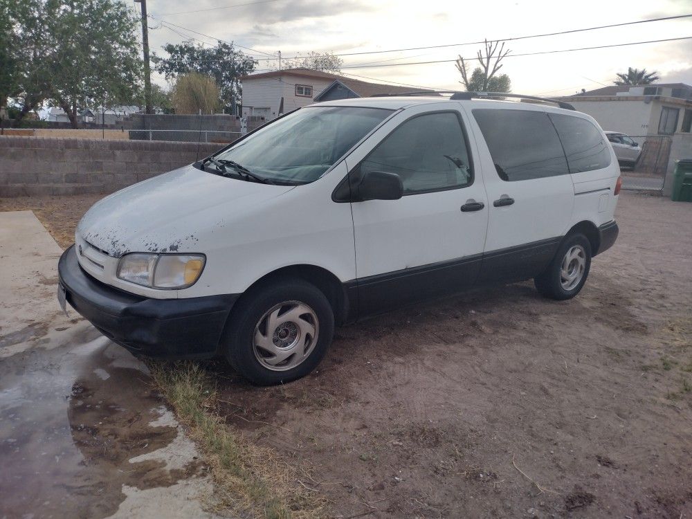 1998 Toyota Sienna