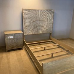 Kamalah Antique Gray Queen Bed