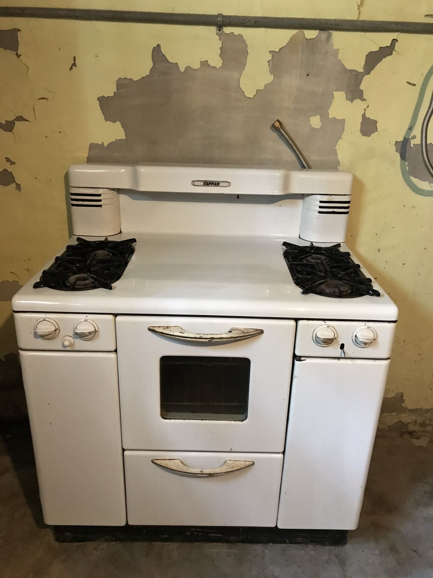 Vintage gas range