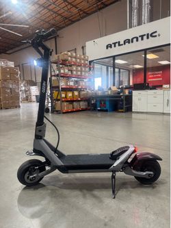 Dual-motor high-speed electric scooter