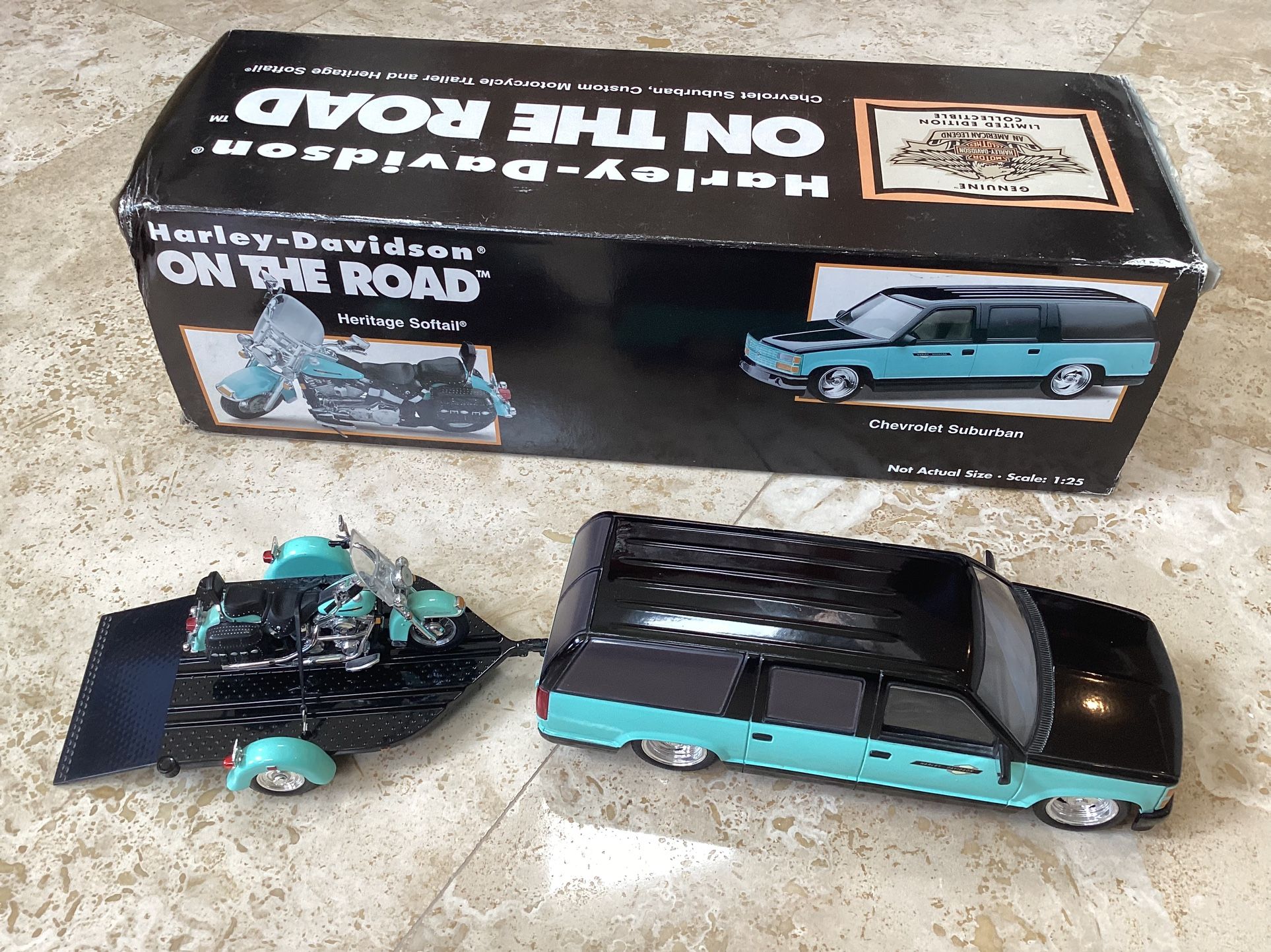 BROOKFIELD 1/25 HARLEY DAVIDSON CHEVY SUBURBAN TRAILER MOTORCYCLE BANK