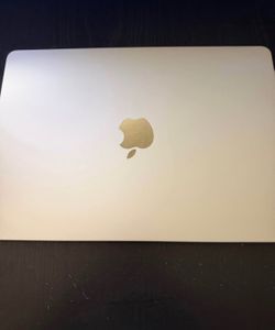 MacBook Air 2022 (Renewed)