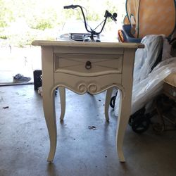 White End Table 