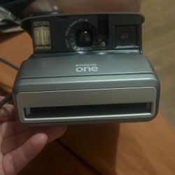 Polaroid ONE