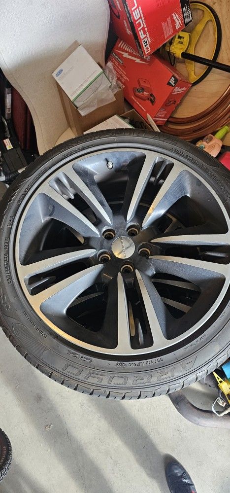 RARE OEM 20" Wheels β 2012 Dodge Challenger SRT8 Yellow Jacket β Complete Set w/ Tires & TPMS