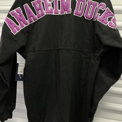 Women’s Spirit Jersey features a special 30th-anniversary logo for the Anaheim Ducks hockey team