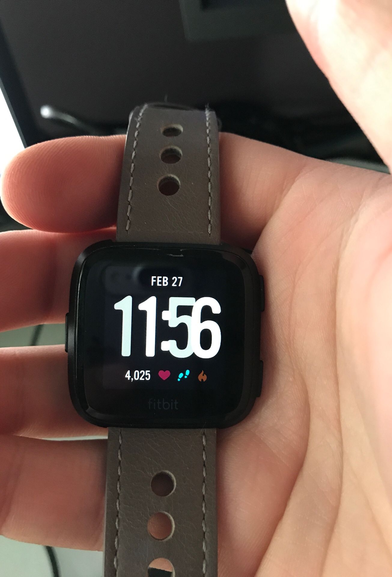 Fitbit Versa | 2 bands and charger and box included