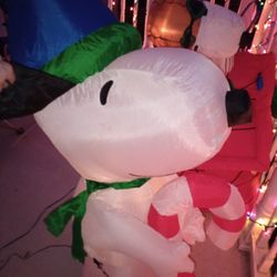 Blow Up Christmas Snoopy 